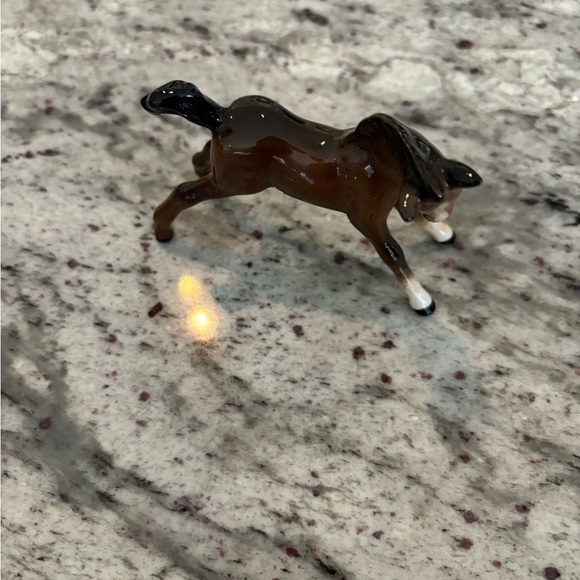 Beswick- Foal - Picture 2 of 4